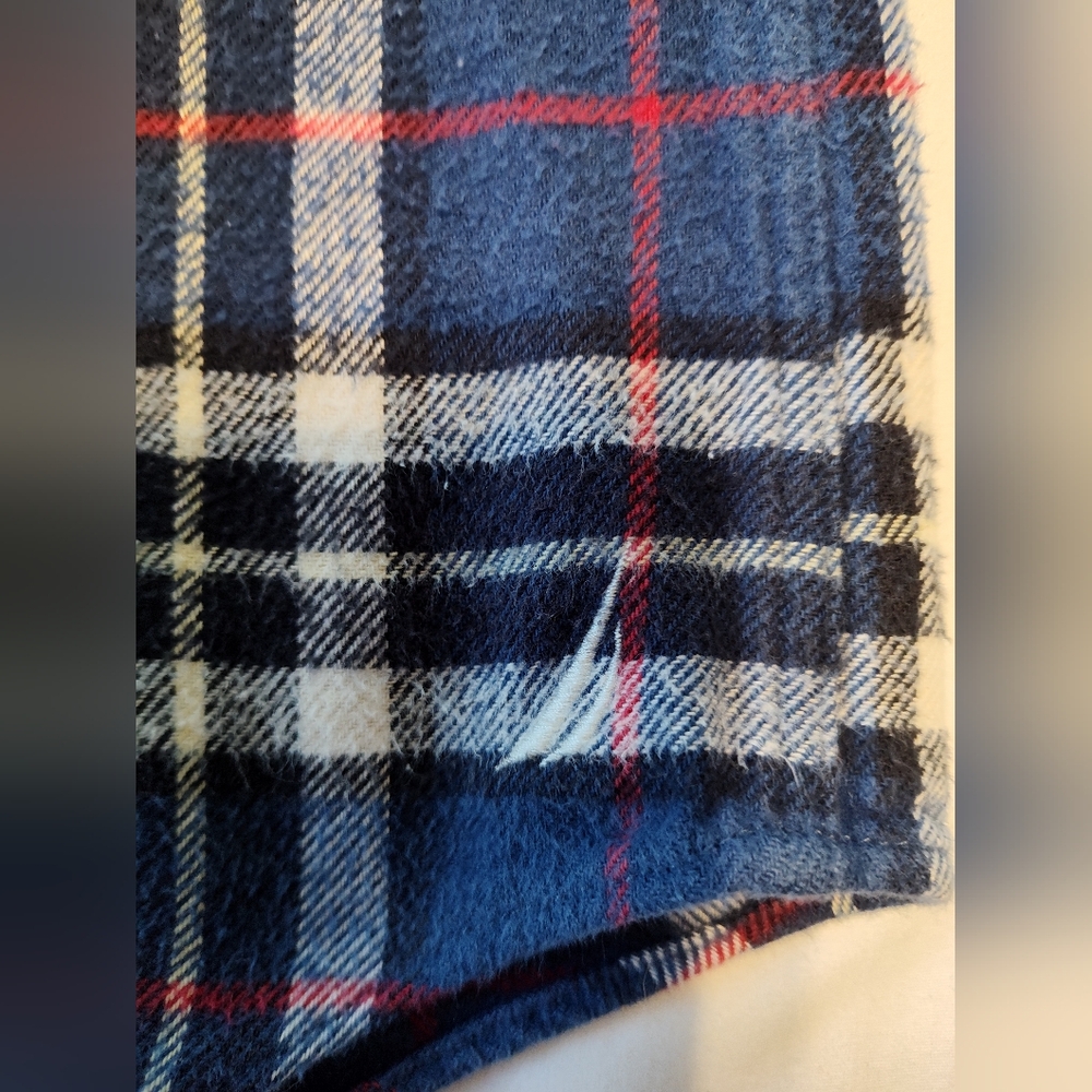 NAUTICA Men's Button Up Flannel Shirt. Size XL. Long Sleeves. - Picture 2 of 7